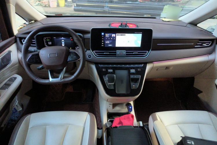 Used Bestune M9 2023 2.0T Ultimate Edition Center Console