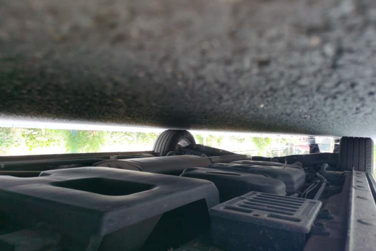 Used Bestune M9 2023 2.0T Ultimate Edition Chassis Front Right