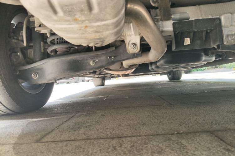 Used Bestune M9 2023 2.0T Prestige Edition Chassis Rear Left