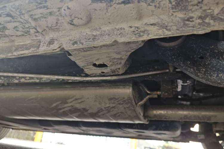 Used Bestune M9 2023 2.0T Ultimate Edition Chassis Rear Left