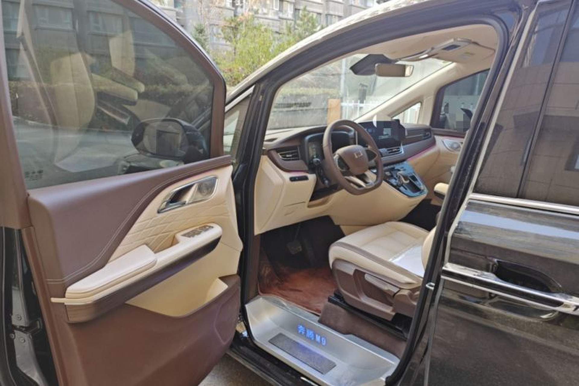 Used Bestune M9 2023 2.0T Ultimate Edition Driver Seat