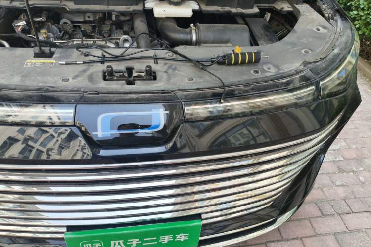 Used Bestune M9 2023 2.0T Prestige Edition Engine Bay Left