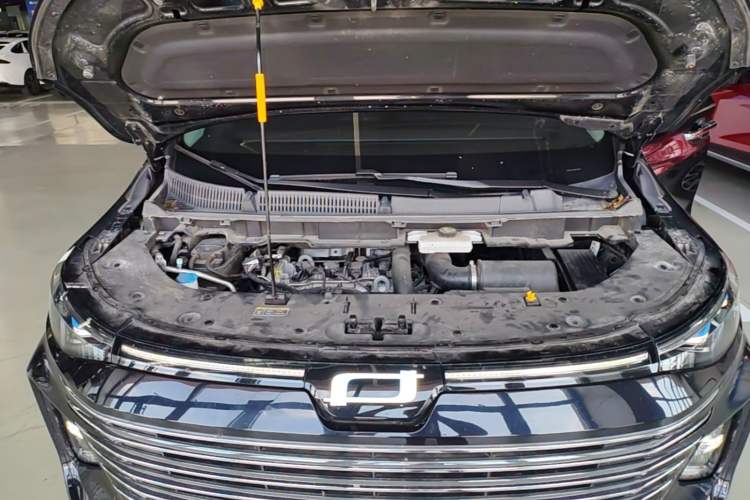Used Bestune M9 2023 2.0T Prestige Edition Engine Bay