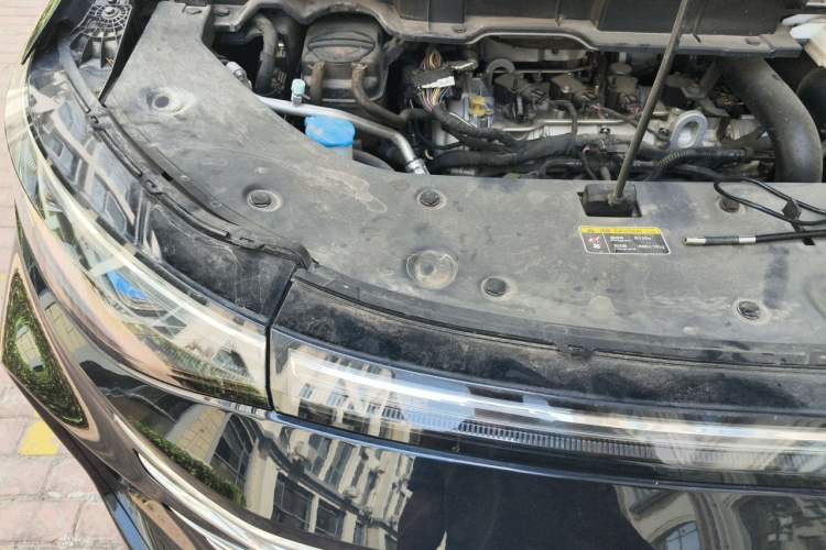 Used Bestune M9 2023 2.0T Prestige Edition Engine Bay Right