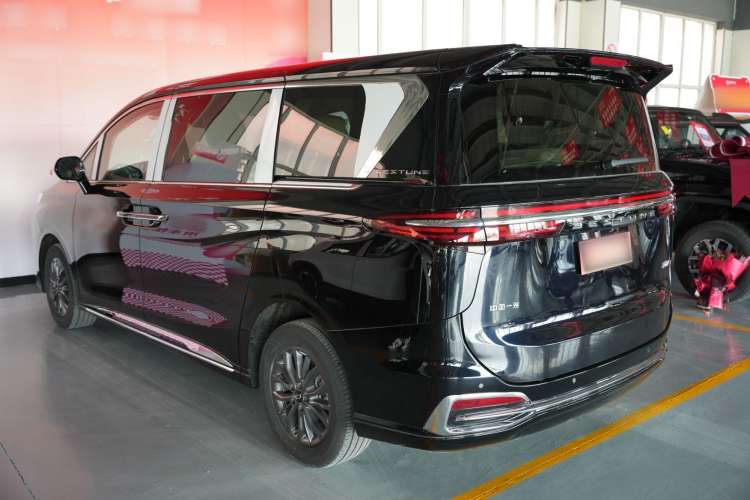 Used Bestune M9 2023 2.0T Ultimate Edition Exterior 3