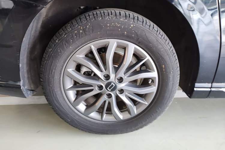 Used Bestune M9 2023 2.0T Prestige Edition Exterior 5
