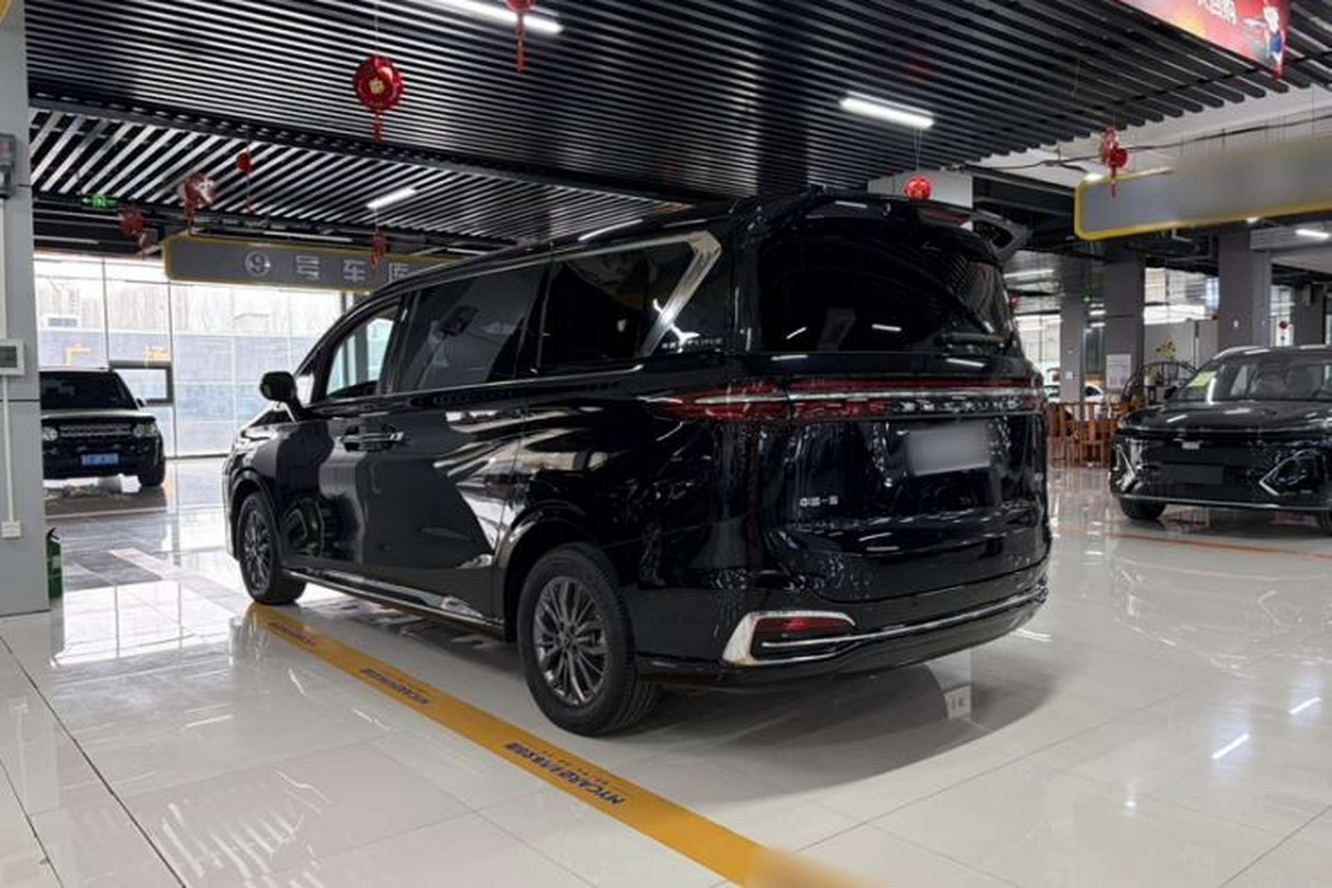 Used Bestune M9 2023 2.0T Ultimate Edition Exterior 6