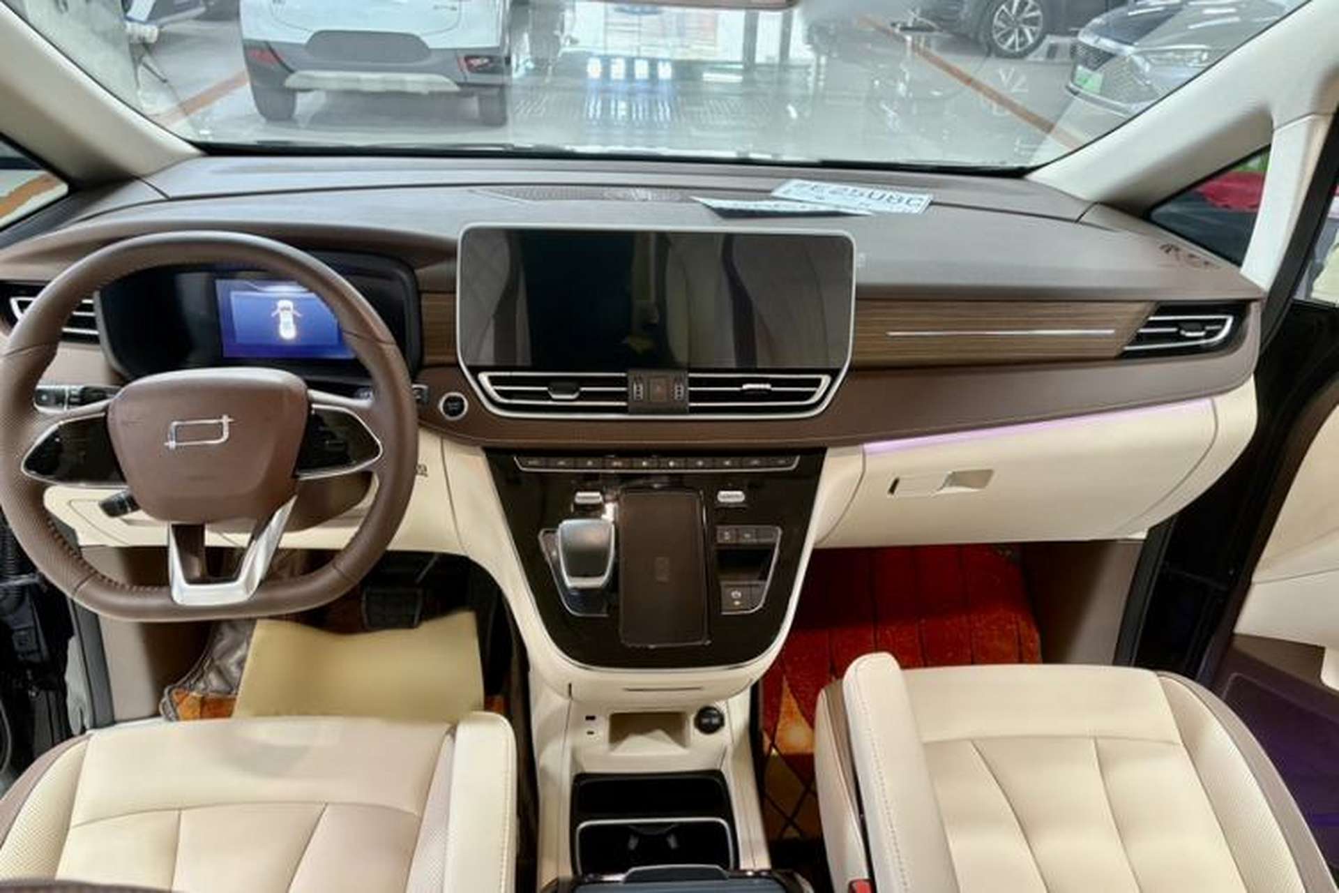 Used Bestune M9 2023 2.0T Ultimate Edition Interior 1