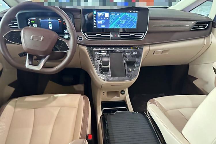 Used Bestune M9 2023 2.0T Prestige Edition Interior 1