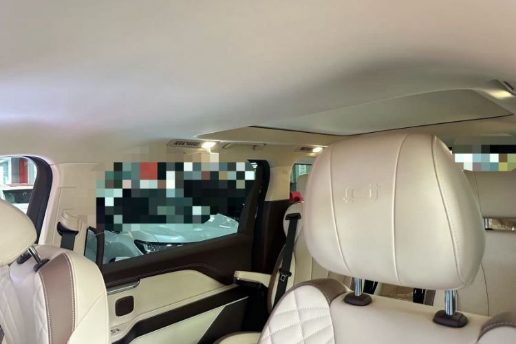 Used Bestune M9 2023 2.0T Prestige Edition Interior 11