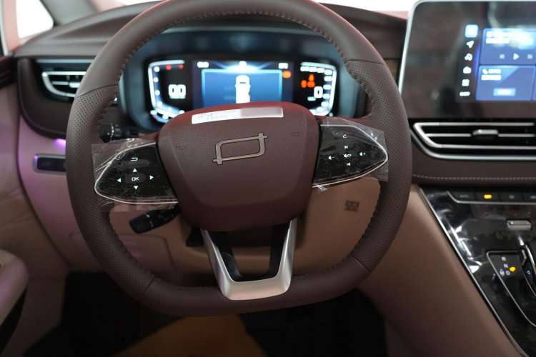 Used Bestune M9 2023 2.0T Ultimate Edition Interior 3