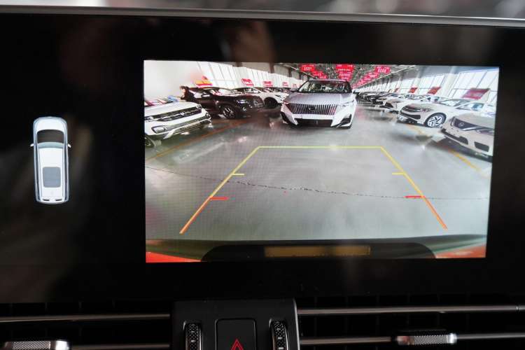 Used Bestune M9 2023 2.0T Ultimate Edition Interior 4