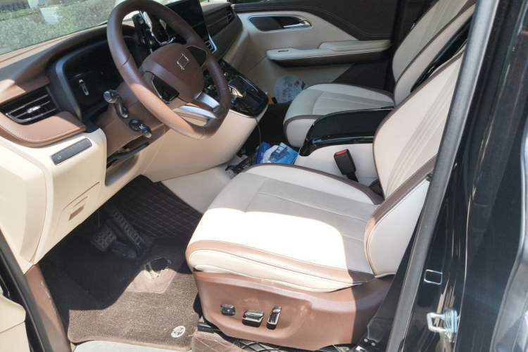 Used Bestune M9 2023 2.0T Prestige Edition Left Front Seat
