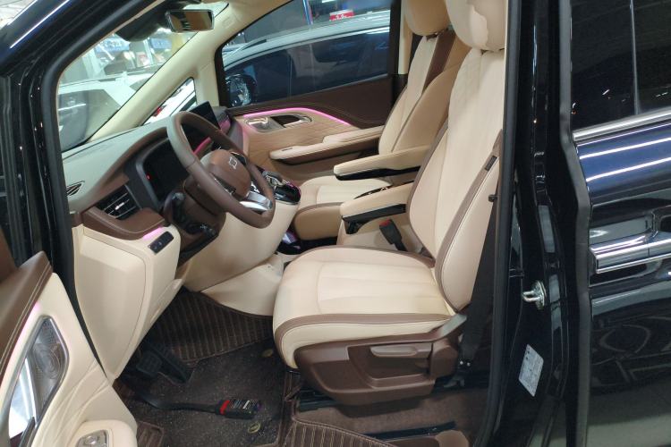 Used Bestune M9 2023 2.0T Ultimate Edition Left Front Seat