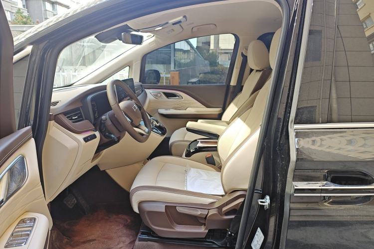 Used Bestune M9 2023 2.0T Ultimate Edition Left Front Seat