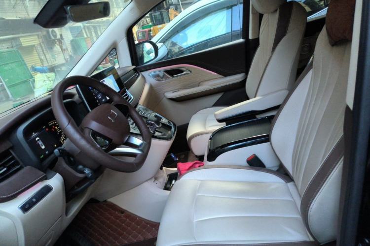Used Bestune M9 2023 2.0T Ultimate Edition Left Front Seat