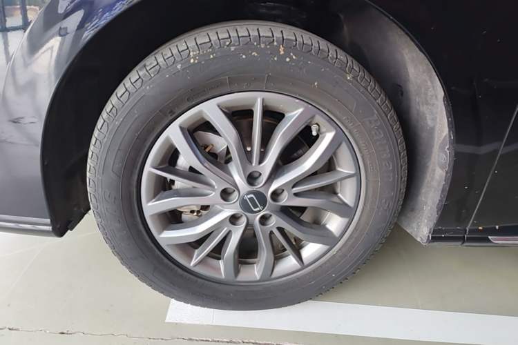 Used Bestune M9 2023 2.0T Prestige Edition Left Front Wheel Hub