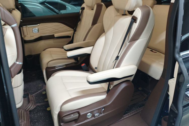 Used Bestune M9 2023 2.0T Ultimate Edition Left Rear Seat