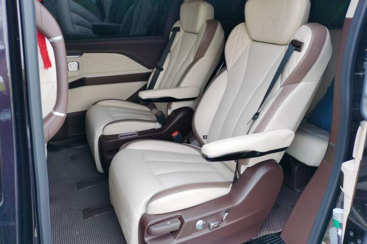 Used Bestune M9 2023 2.0T Ultimate Edition Left Rear Seat