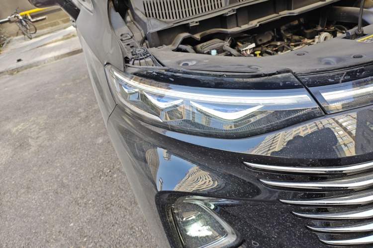 Used Bestune M9 2023 2.0T Ultimate Edition Right Front Headlight