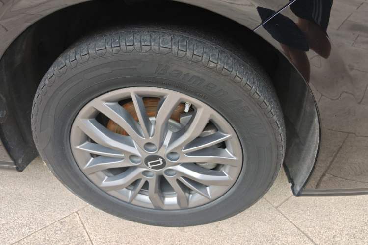 Used Bestune M9 2023 2.0T Prestige Edition Right Front Wheel Hub