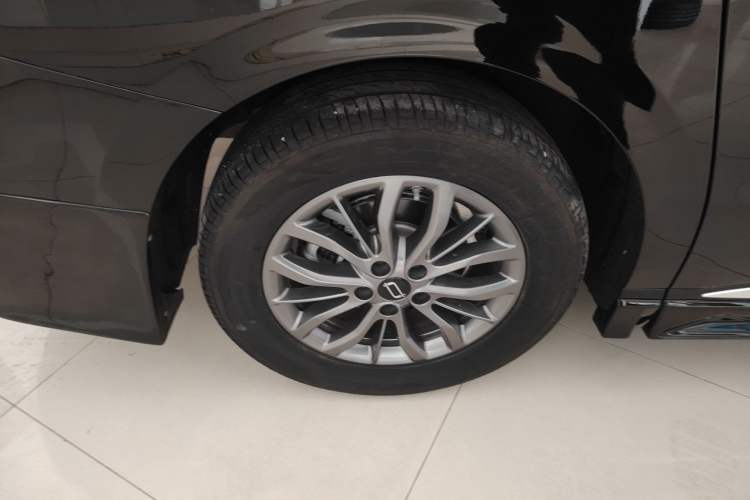 Used Bestune M9 2023 2.0T Ultimate Edition Right Rear Wheel Hub