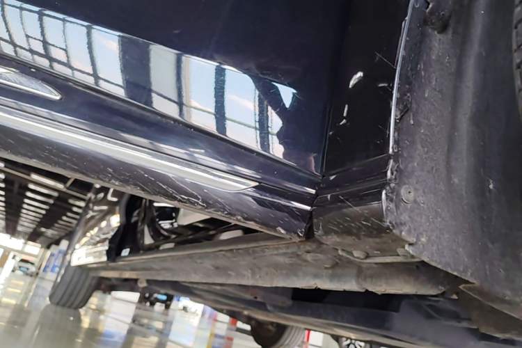 Used Bestune M9 2023 2.0T Prestige Edition Right Side Sill