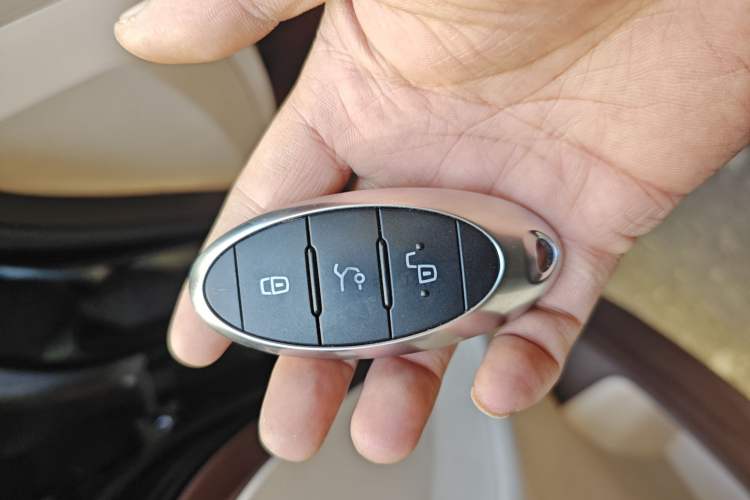 Used Bestune M9 2023 2.0T Ultimate Edition Vehicle Key