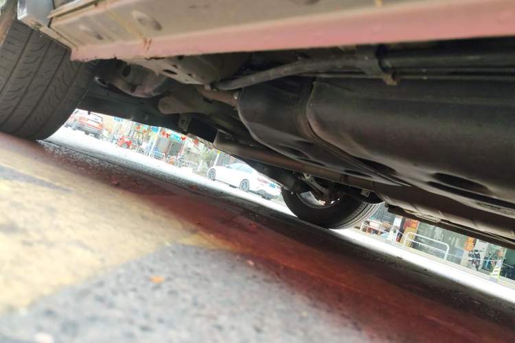 Used Bestune M9 2023 2.0T Ultimate Edition Chassis Front Right