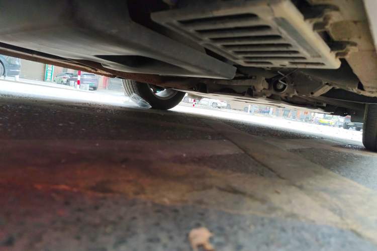 Used Bestune M9 2023 2.0T Ultimate Edition Chassis Rear Right
