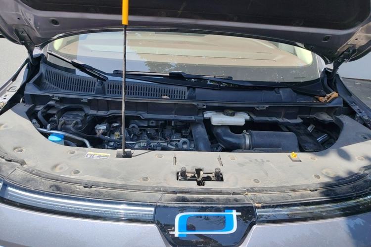 Used Bestune M9 2023 2.0T Ultimate Edition Engine Bay