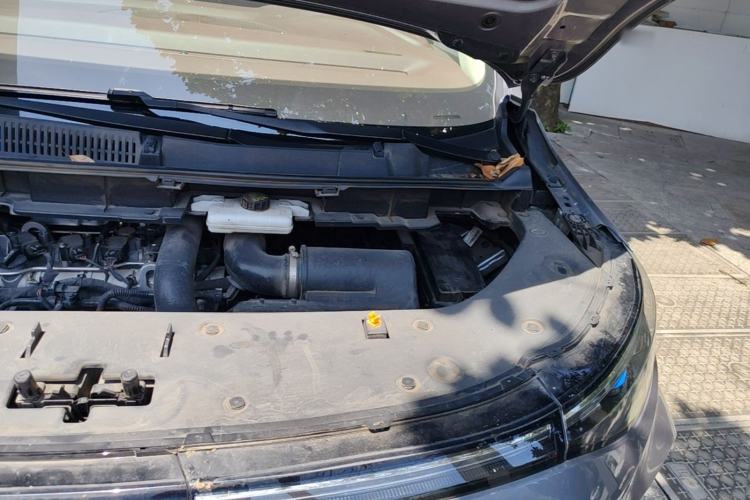 Used Bestune M9 2023 2.0T Ultimate Edition Engine Bay Left