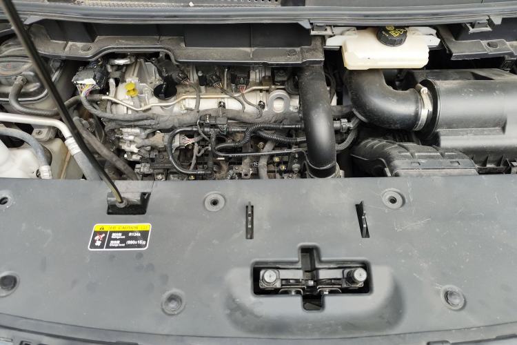 Used Bestune M9 2023 2.0T Ultimate Edition Engine Bay