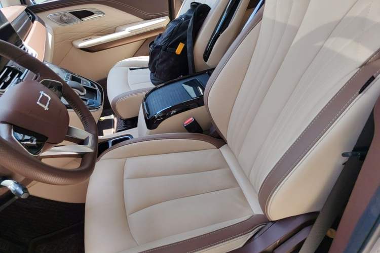 Used Bestune M9 2023 2.0T Ultimate Edition Left Front Seat