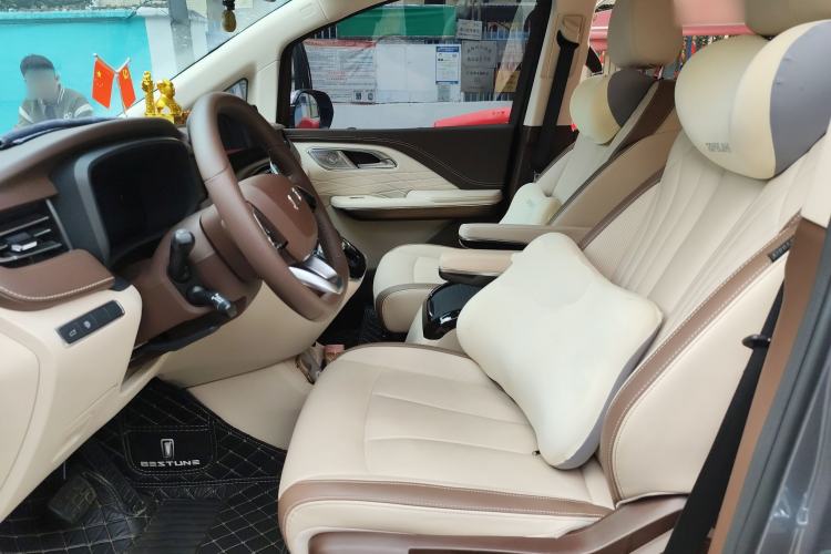 Used Bestune M9 2023 2.0T Ultimate Edition Left Front Seat