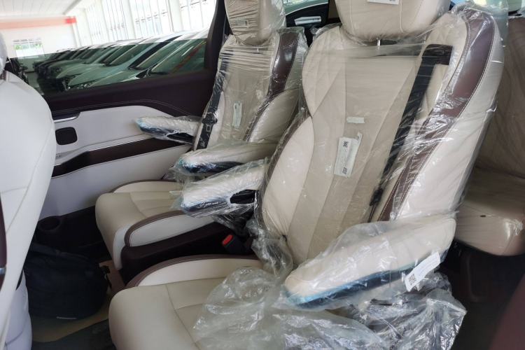 Used Bestune M9 2023 2.0T Prestige Edition Left Rear Seat