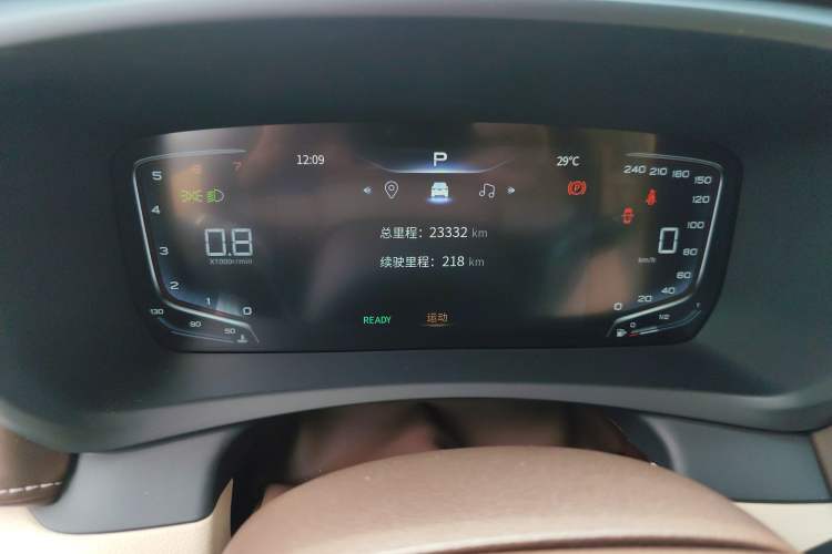 Used Bestune M9 2023 2.0T Ultimate Edition Odometer Close Up