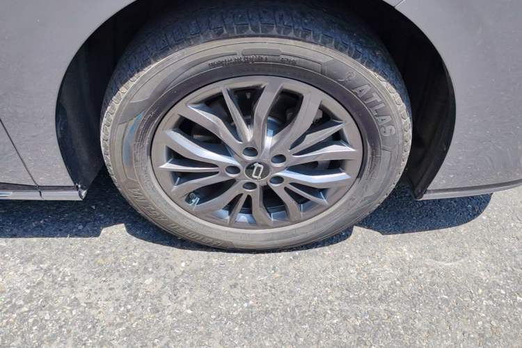 Used Bestune M9 2023 2.0T Ultimate Edition Right Front Wheel Hub
