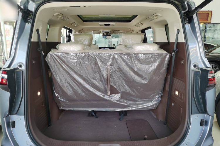 Used Bestune M9 2023 2.0T Prestige Edition Trunk