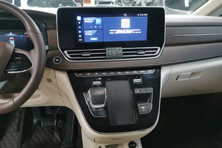 Used Bestune M9 2023 2.0T Prestige Edition Audio And AC Panel