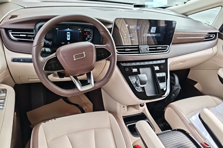 Used Bestune M9 2023 2.0T Ultimate Edition Center Console