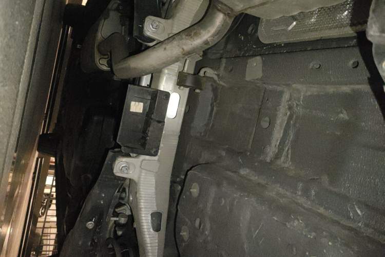 Used Bestune M9 2023 2.0T Ultimate Edition Chassis Rear