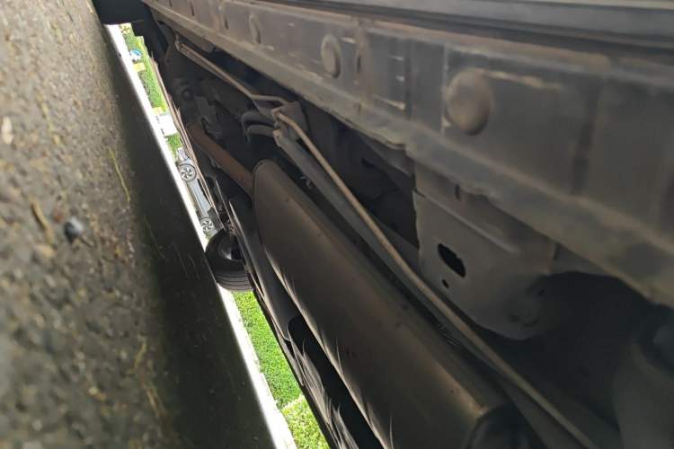 Used Bestune M9 2023 2.0T Ultimate Edition Chassis Rear Left