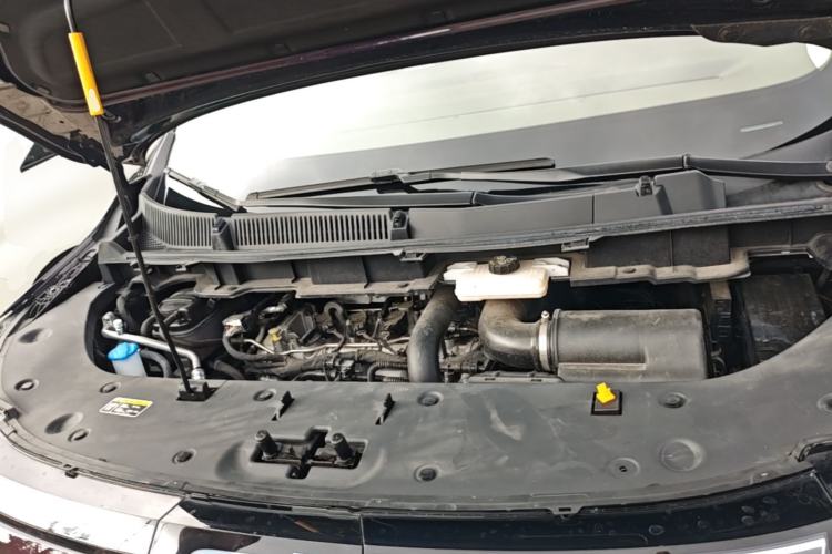 Used Bestune M9 2023 2.0T Ultimate Edition Engine Bay