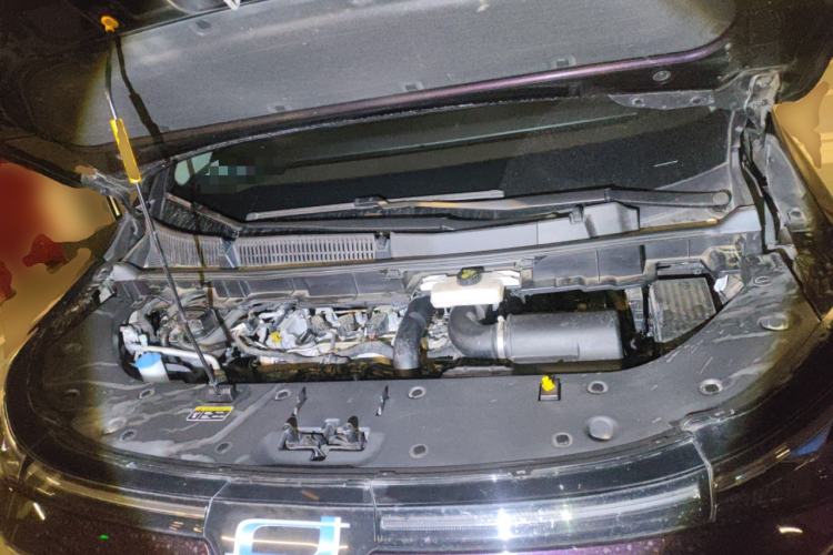 Used Bestune M9 2023 2.0T Ultimate Edition Engine Bay