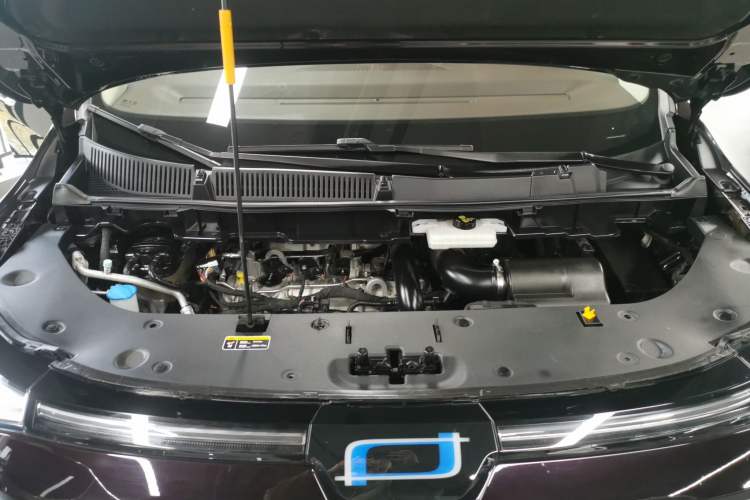 Used Bestune M9 2023 2.0T Prestige Edition Engine Bay