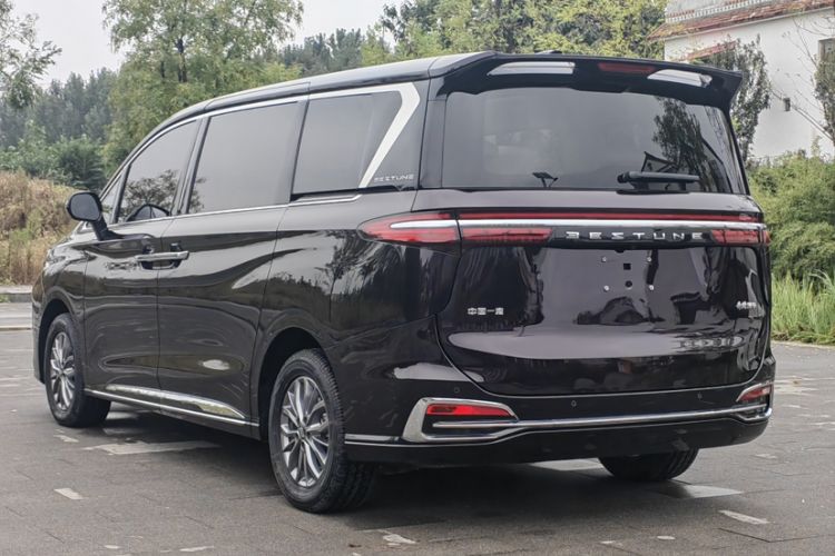 Used Bestune M9 2023 2.0T Ultimate Edition Exterior 1