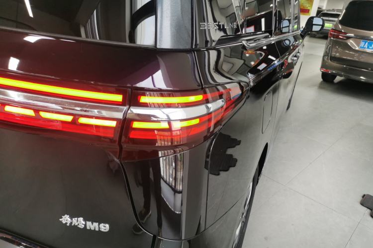 Used Bestune M9 2023 2.0T Prestige Edition Exterior 2