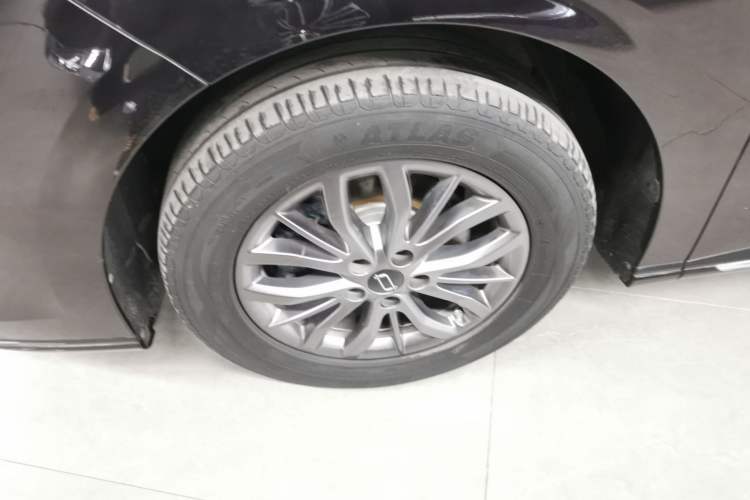 Used Bestune M9 2023 2.0T Prestige Edition Exterior 3