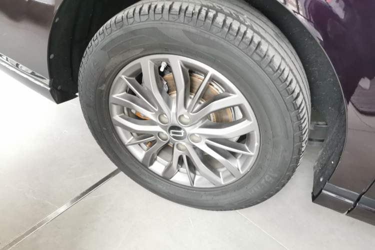 Used Bestune M9 2023 2.0T Prestige Edition Exterior 4